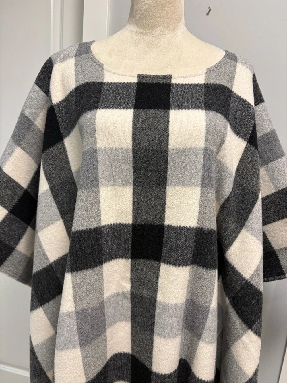 Michael Kors Black & White Plaid Fringe Wool blend Poncho - Picture 9 of 12
